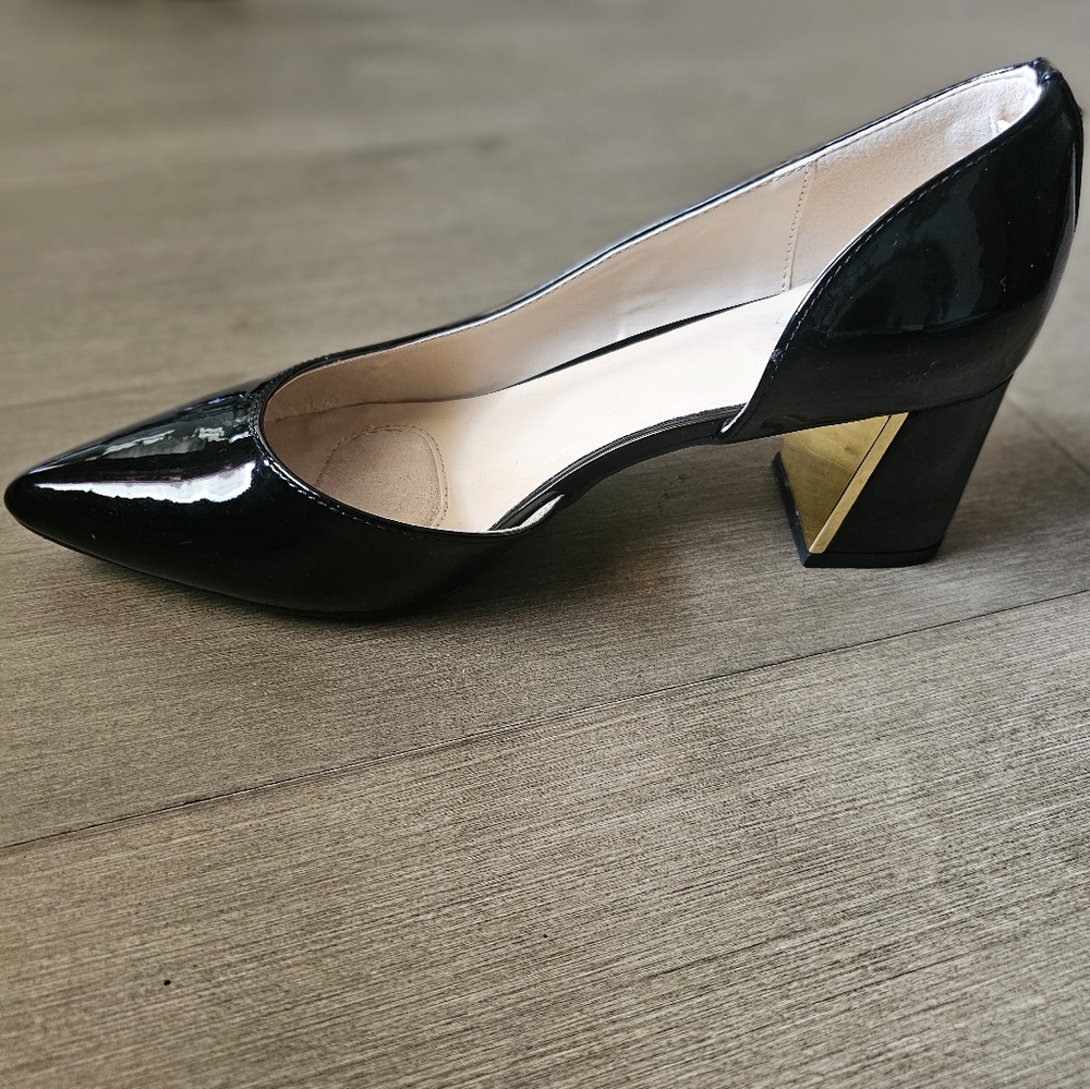 Jones New York Patent Leather pumps